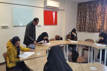 بازدید رئیس دانشگاه از جلسه امتحانات